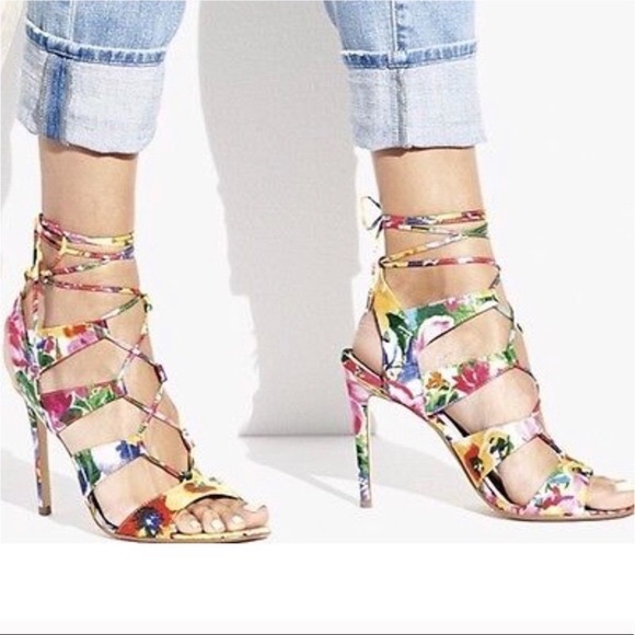 Like New Steve Madden Sandalia Floral 